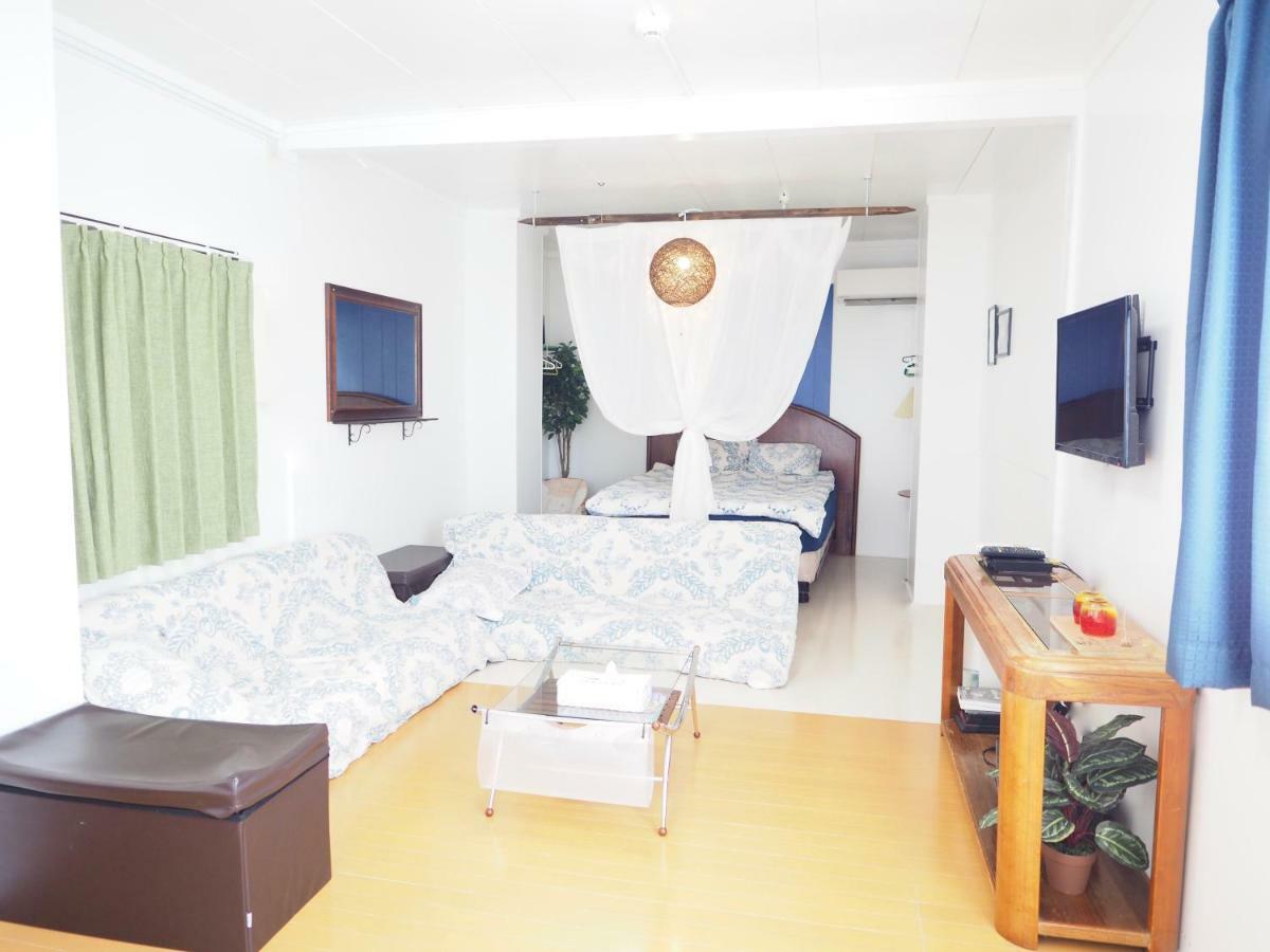 Holiday Homes Tsuboya 2Nd Наха Екстериор снимка